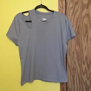 Nine West shoulder cutout active top.